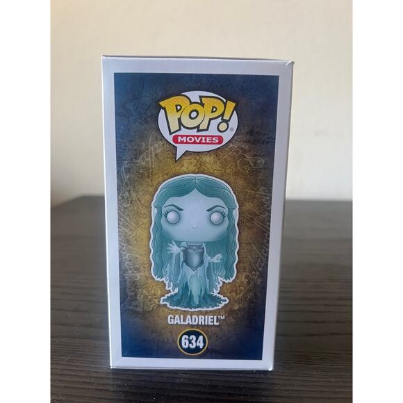 VAULTED EXCLUSIVE Galadriel Tempted #634 Funko Pop Lord of the Rings LOTR Movies - Picture 2 of 6
